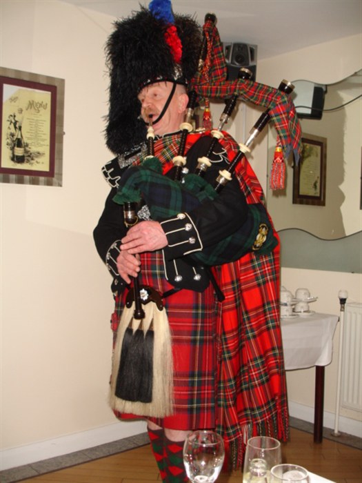 Patrick Jones wows audience with bagpipes